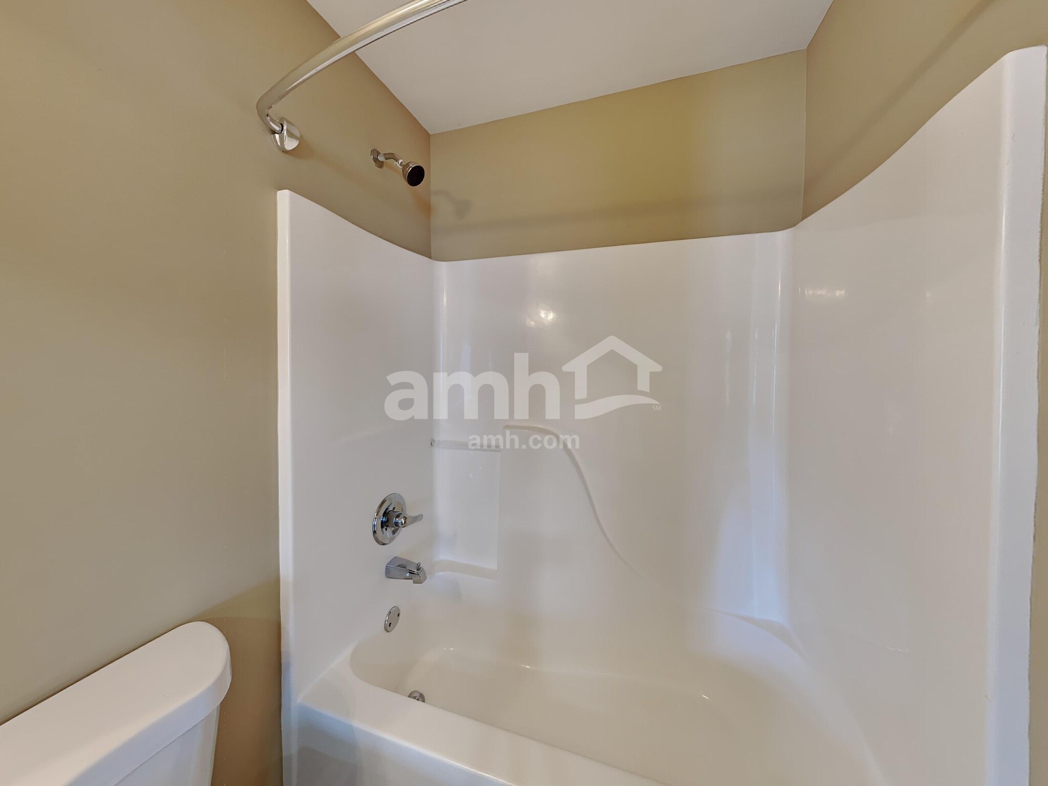 Building Photo - 1262 Lasalle Dr