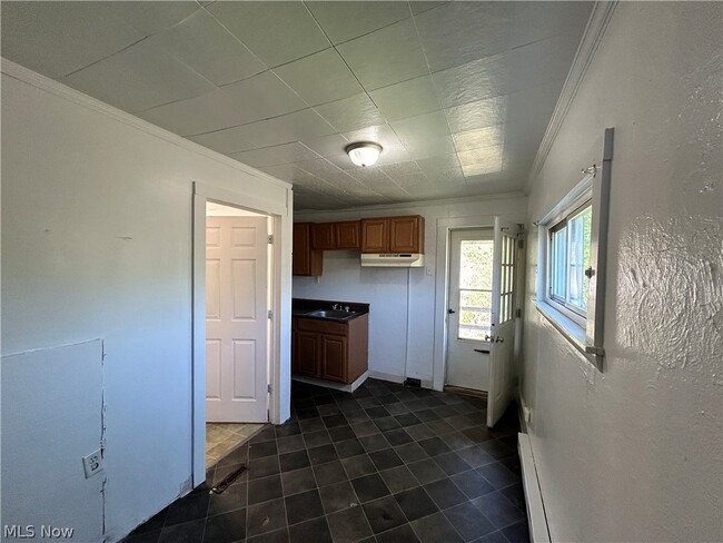 Building Photo - 507 Cedar Ave