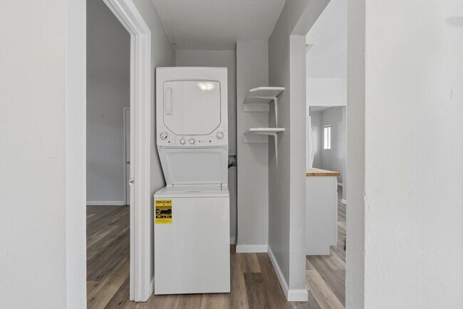 Building Photo - 420 E Speedway Blvd