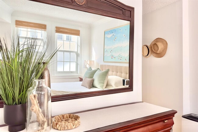 Building Photo - 235 Sunrise Ave