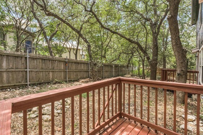 Building Photo - 945-947-947 Sagewood Trail