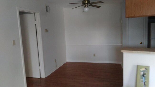 Building Photo - 2626 Holly Hall St