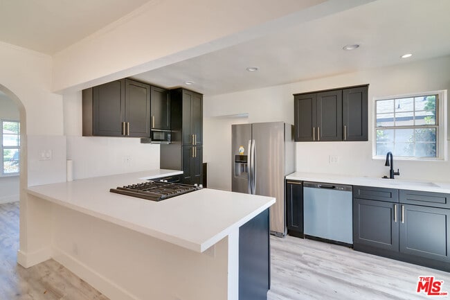 Building Photo - 8037 Campion Dr