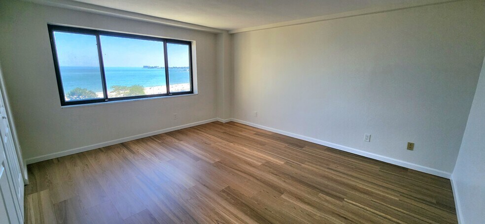 Building Photo - 382 Ocean Ave