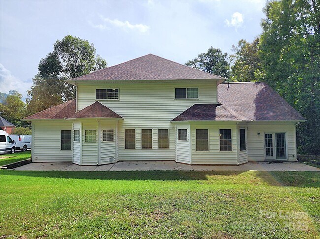 Building Photo - 5524 Strabane Dr