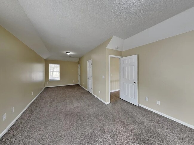 Building Photo - 408 Leafmore Rd SW