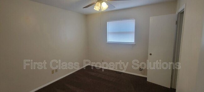 Building Photo - 6300 N Wildewood Dr