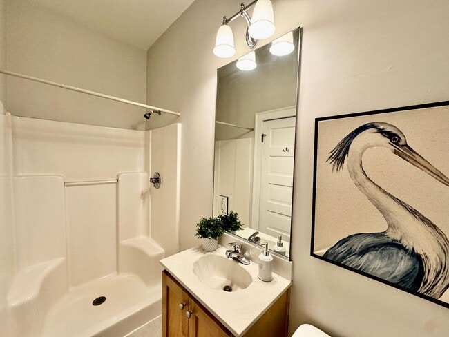 Building Photo - Amazing Garden-Style Condo Available NOW! ...