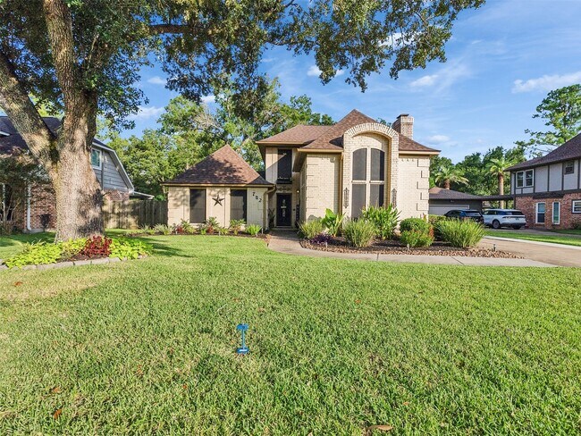 Building Photo - 702 Olde Oaks Dr