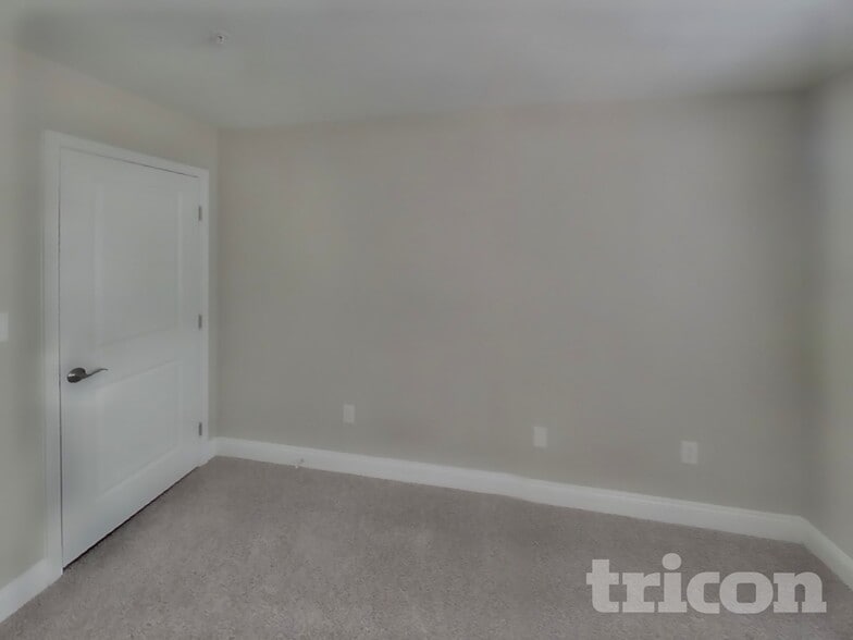 Building Photo - 3630 Hilmar Rd