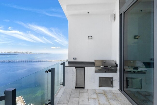 Building Photo - 1451 Brickell Ave