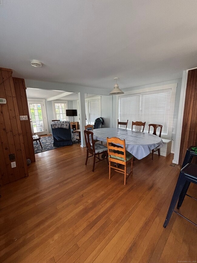 Building Photo - 112 Limewood Ave