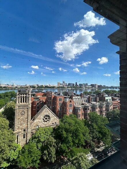 Building Photo - 483 Beacon St