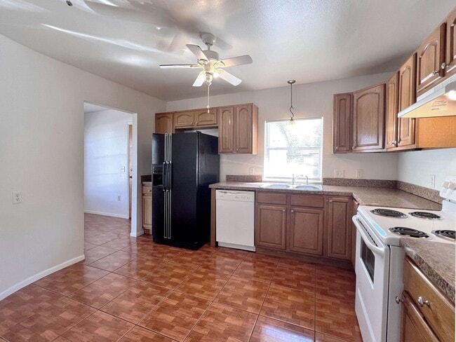 Building Photo - Spacious 3-Bedroom, 2-Bathroom in Winter Haven