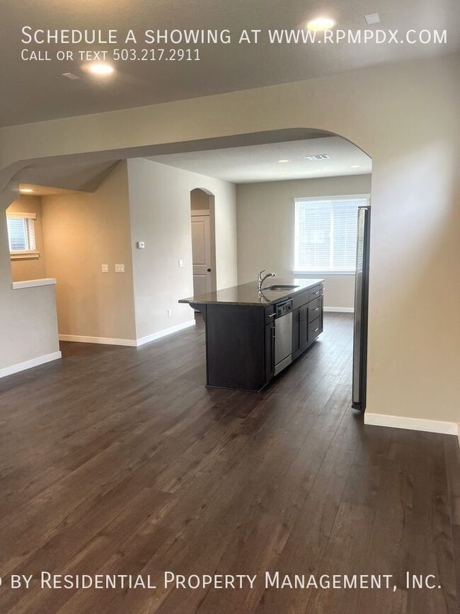 Building Photo - 14075 SW Compass Dr