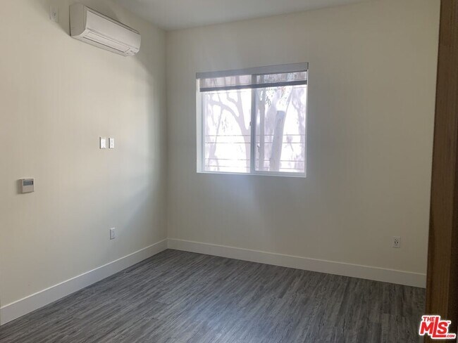 Building Photo - 11115 McCormick St
