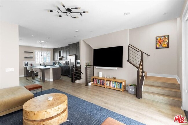 Building Photo - 127 Boeing Ln