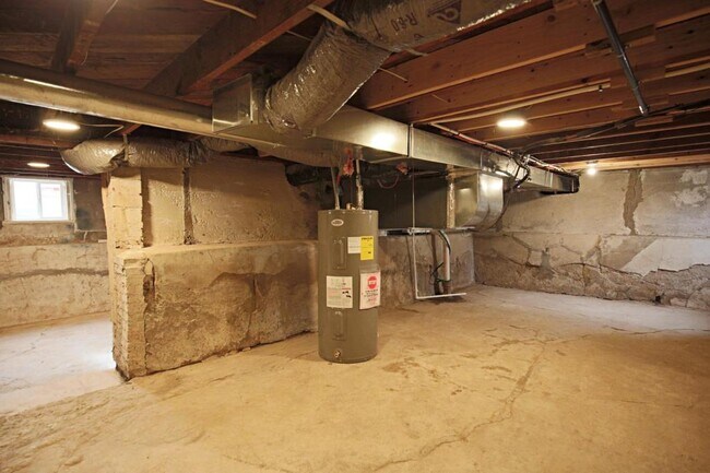 Building Photo - 126 S Kimball St