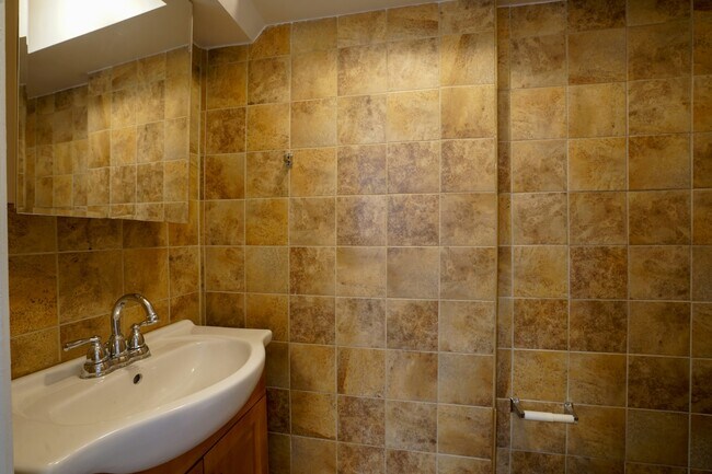 Building Photo - 619 Florida Ave NW