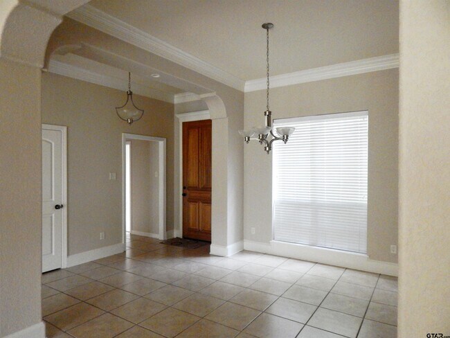 Building Photo - 5622 Andover Dr