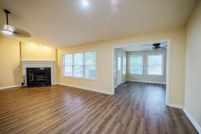 Building Photo - 63 Sergio Way