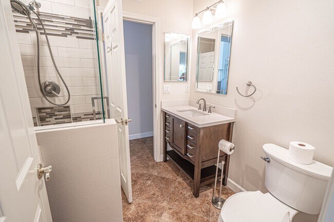 Building Photo - COMING SOON! 4 Bedroom Home for Rent in Santa Clarita!