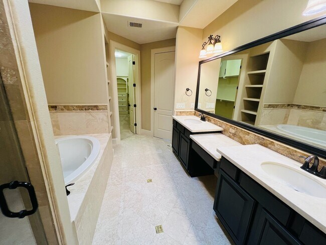 Building Photo - 4310 Floyd St