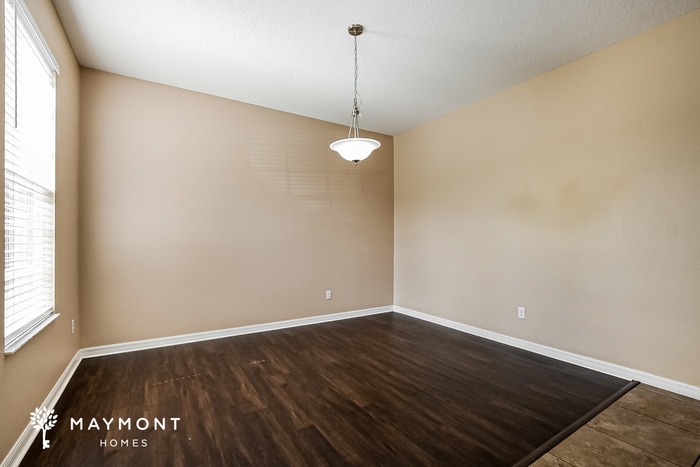 Building Photo - 2420 Plantation Oak Dr