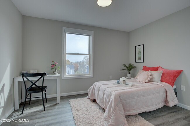 Building Photo - 272 Willow Ave