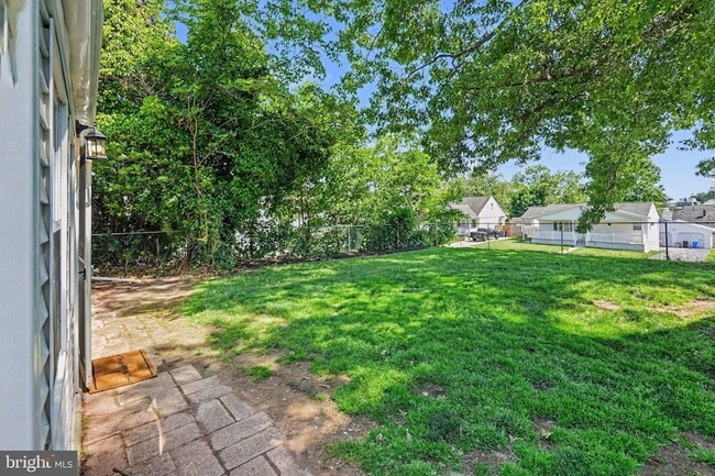 Building Photo - 105 Oak Hill Dr