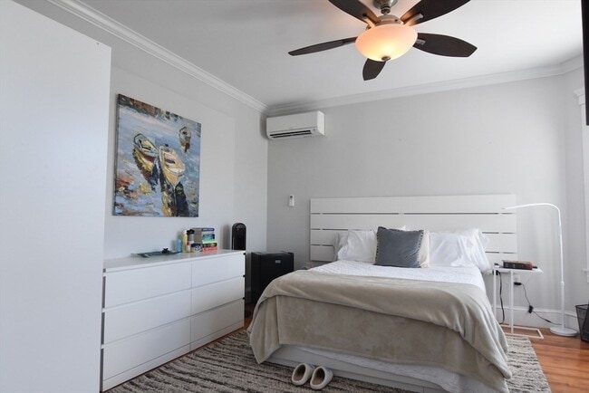 Building Photo - 14 Castlerock St