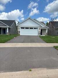 Building Photo - 353 Karen Ln