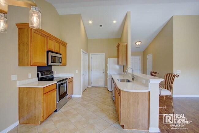 Building Photo - 97 Avonshire Dr