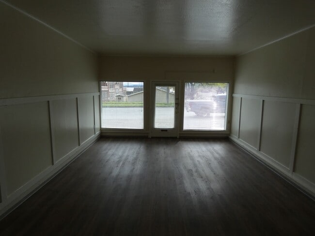 Building Photo - Ground Floor Studio