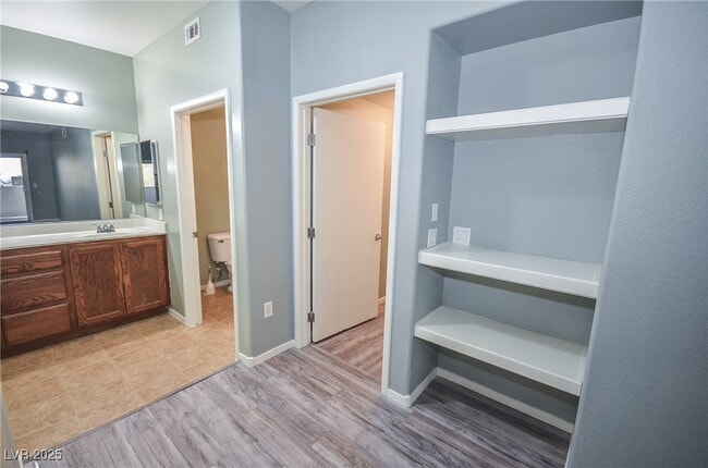 Building Photo - 50 Aura de Blanco St