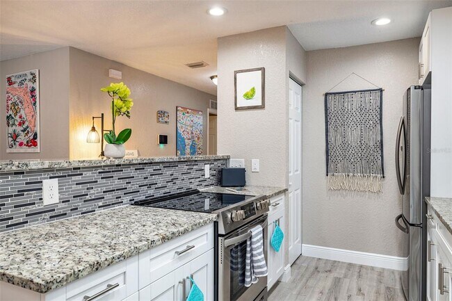 Building Photo - 113 W Adalee St