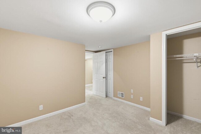 Building Photo - 2906 Breezy Terrace