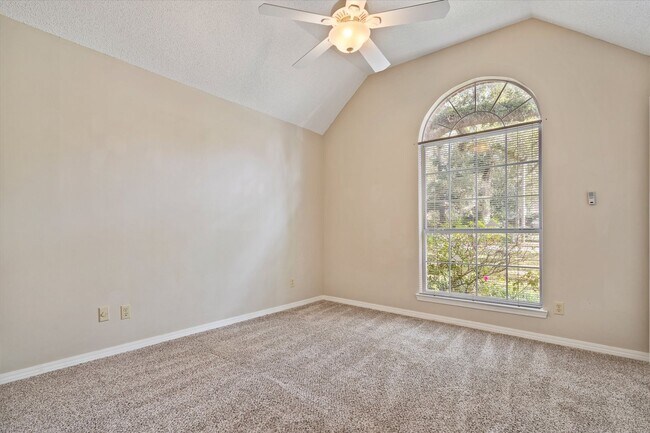 Building Photo - BEAUTIFUL HOME IN GREAT LOCATION!