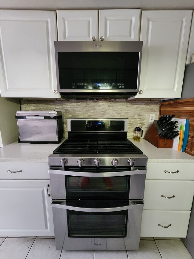 Building Photo - 5740 Yellowrose Ct