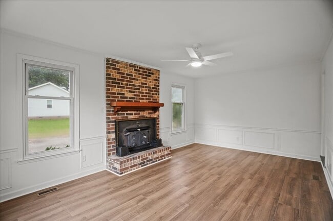 Building Photo - 2321 Queen Ann Rd