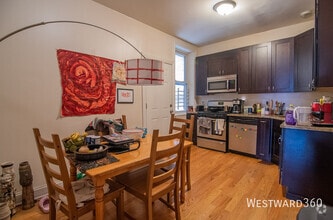 Building Photo - 3025 W Diversey-2