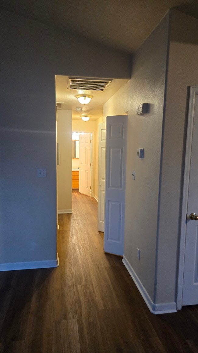 Building Photo - 4304 Lipan St