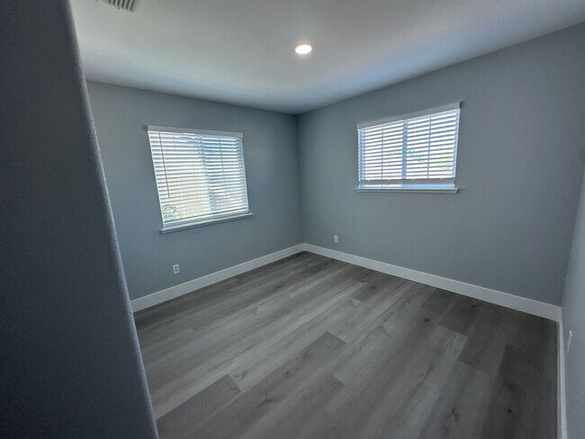 Building Photo - 1435 Lever Blvd