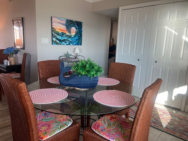 Building Photo - NEW PRICE! 2BD/2BA with Detached Carport on Venice Island!