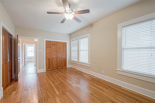 Building Photo - 707 Peden St