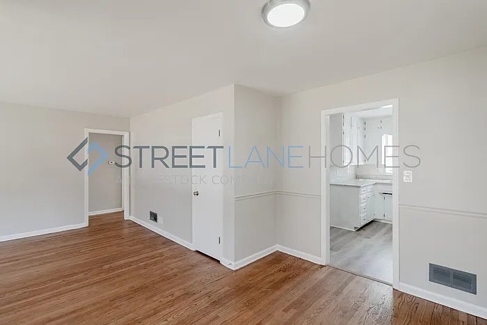 Building Photo - 831 Martinwood Rd