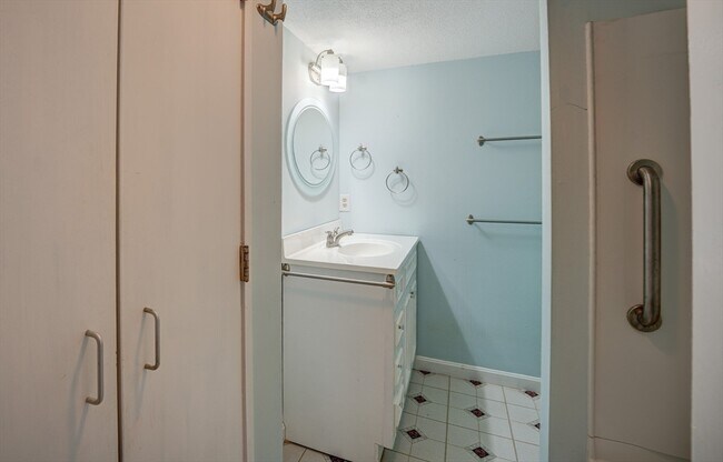 Building Photo - 522 Tumbling Hawk