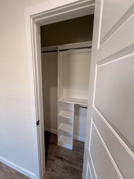 Building Photo - 487 Arboleda Ln