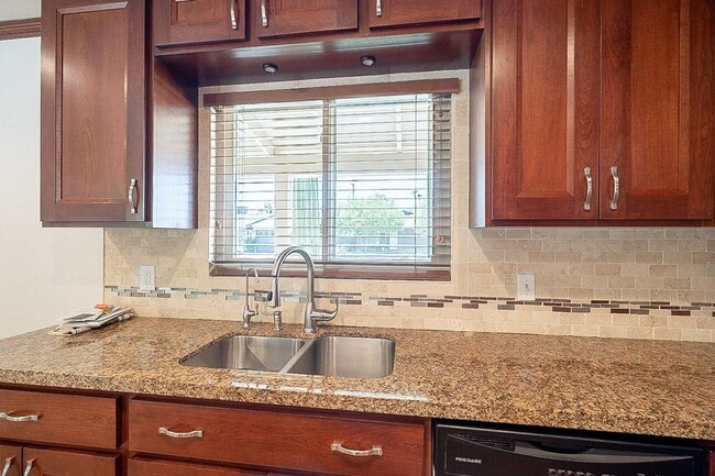 Building Photo - South Scottsdale with Views of Camelback!