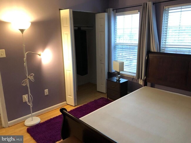 Building Photo - 1055 Gardenview Loop